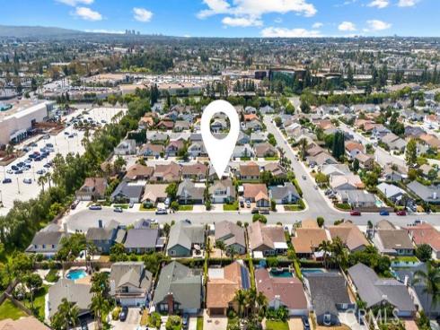 937  Carnation  , Costa Mesa, CA