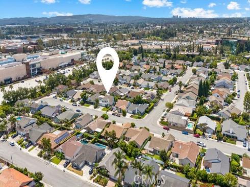 937  Carnation  , Costa Mesa, CA
