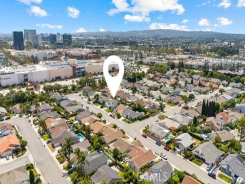 937  Carnation  , Costa Mesa, CA