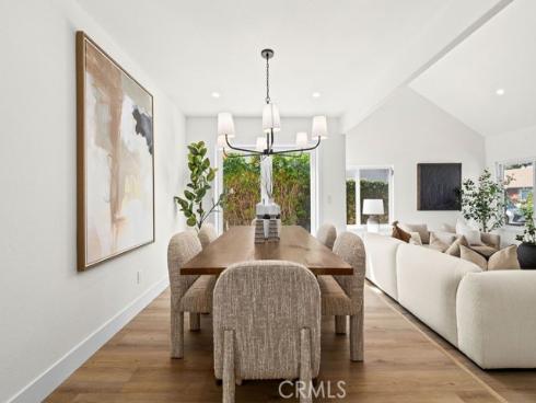 937  Carnation  , Costa Mesa, CA