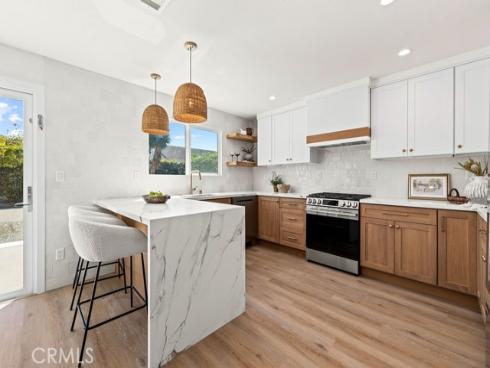 937  Carnation  , Costa Mesa, CA