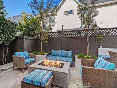 2076  Tablelands Way  , Costa Mesa, CA