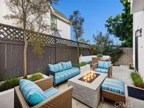 2076  Tablelands Way  , Costa Mesa, CA