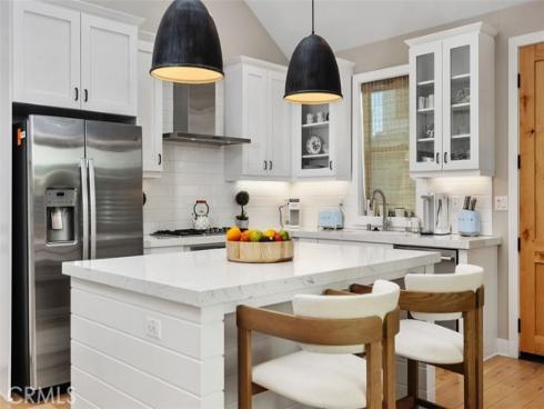 2076  Tablelands Way  , Costa Mesa, CA