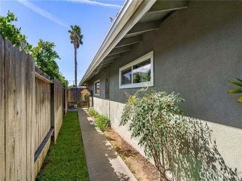 300  Alva  , Costa Mesa, CA