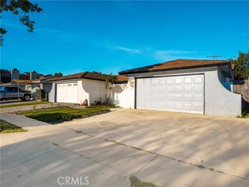 2171  Pomona  , Costa Mesa, CA
