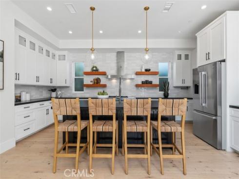 175  Costa Mesa  , Costa Mesa, CA