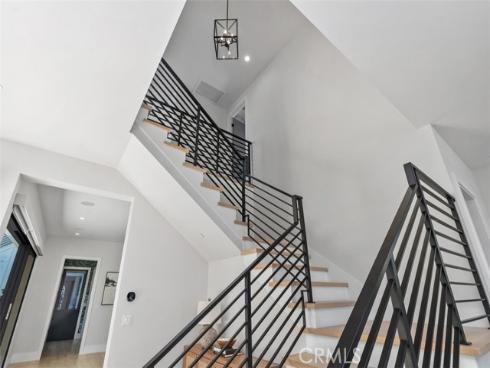 175  Costa Mesa  , Costa Mesa, CA