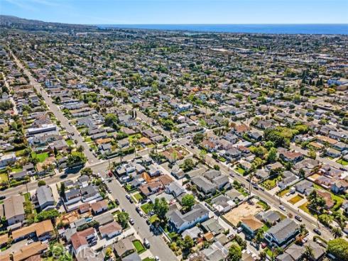 175  Costa Mesa  , Costa Mesa, CA