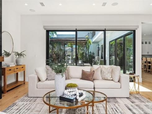 175  Costa Mesa  , Costa Mesa, CA