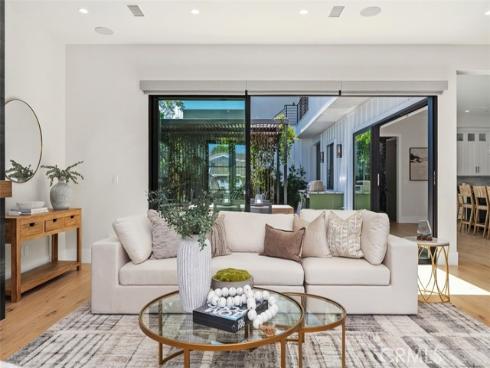 175  Costa Mesa  , Costa Mesa, CA