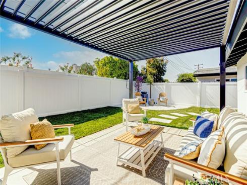2433  Littleton  , Costa Mesa, CA