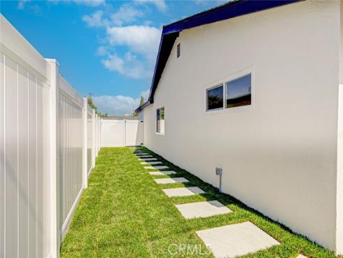 2433  Littleton  , Costa Mesa, CA