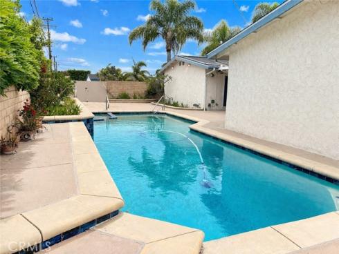 3233  Michigan  , Costa Mesa, CA