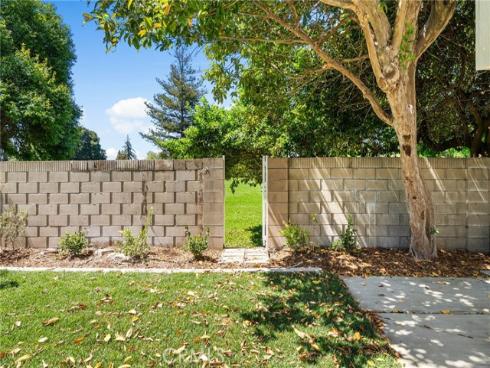 3375  Fuchsia Street  , Costa Mesa, CA