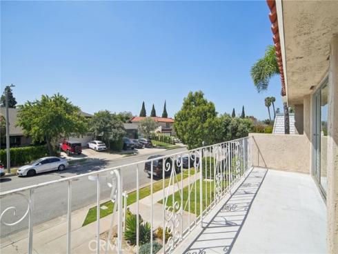 1070  Visalia  , Costa Mesa, CA