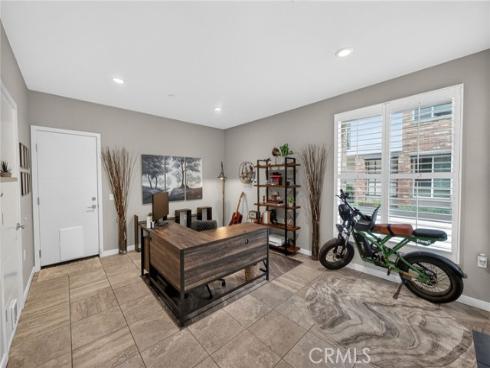 821  Brickyard  , Costa Mesa, CA