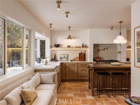 1096  Tulare  , Costa Mesa, CA