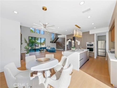 853  Oak  , Costa Mesa, CA