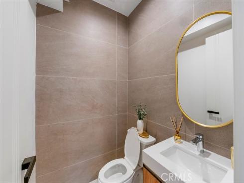 853  Oak  , Costa Mesa, CA