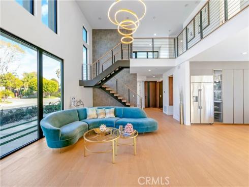 853  Oak  , Costa Mesa, CA