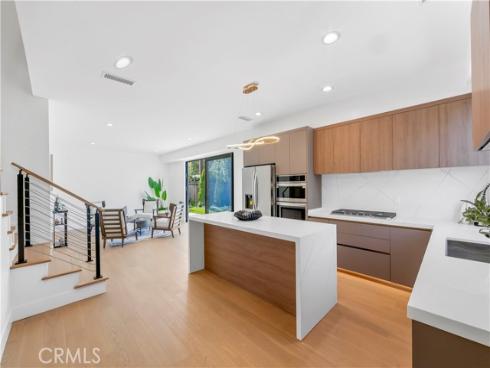 853  Oak  , Costa Mesa, CA