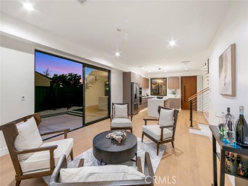 853  Oak  , Costa Mesa, CA