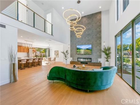 853  Oak  , Costa Mesa, CA