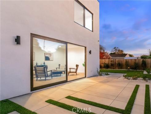 853  Oak  , Costa Mesa, CA