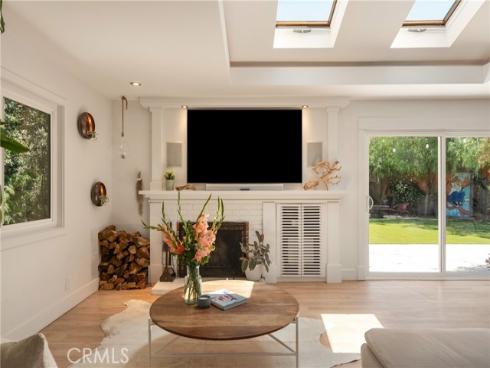 2798  Francis   Lane, Costa Mesa, CA