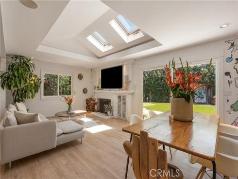 2798  Francis   Lane, Costa Mesa, CA