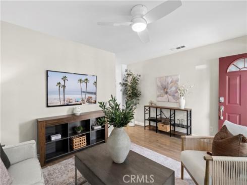695  Center  B  Street, Costa Mesa, CA