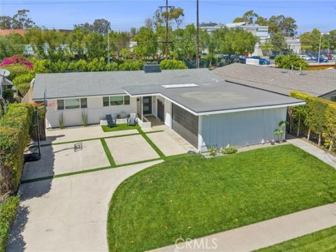 304  Hanover  , Costa Mesa, CA