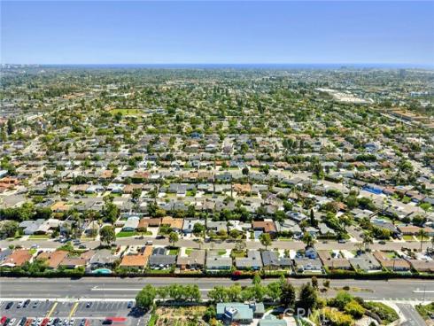 304  Hanover  , Costa Mesa, CA