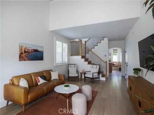 293 Mesa Dr , Costa Mesa, CA