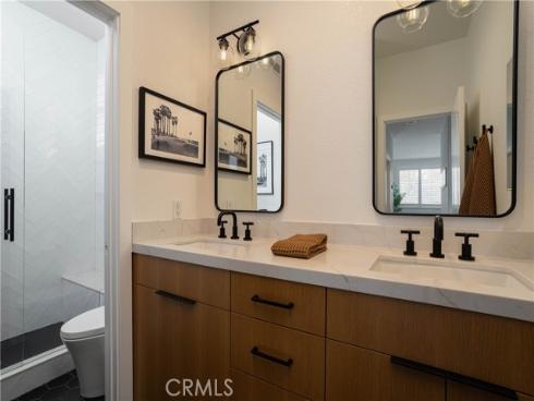 293 Mesa Dr , Costa Mesa, CA