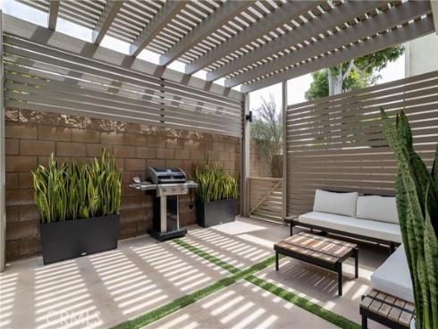 293 Mesa Dr , Costa Mesa, CA