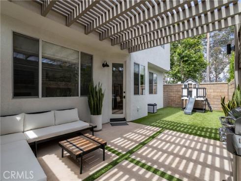 293 Mesa Dr , Costa Mesa, CA