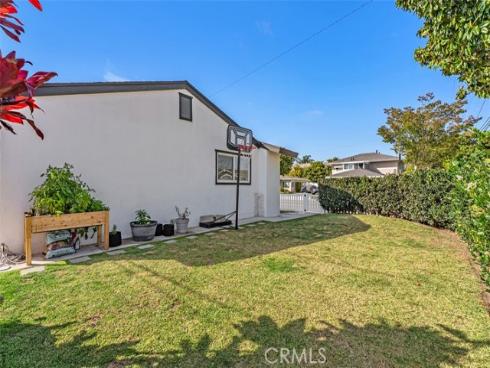 195 Broadway , Costa Mesa, CA