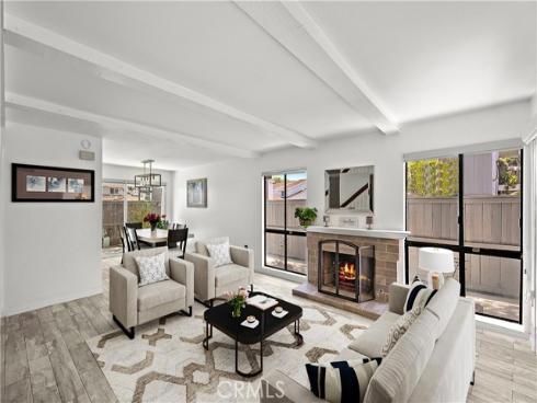 600 Lassen Ln , Costa Mesa, CA