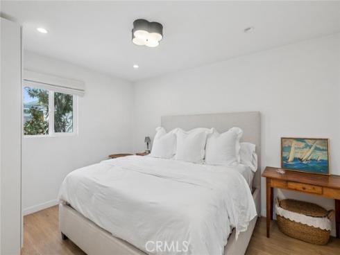 782 W 18th Street, Costa Mesa, CA