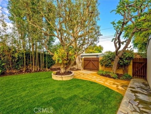1962 Fullerton Avenue, Costa Mesa, CA