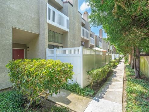380 W Wilson F106 , Costa Mesa, CA