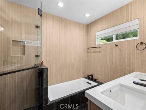 299 Mesa Drive, Costa Mesa, CA