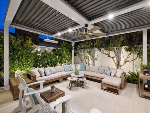 299 Mesa Drive, Costa Mesa, CA
