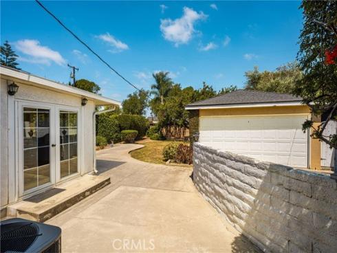2687  Riverside  , Costa Mesa, CA