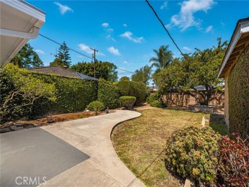 2687  Riverside  , Costa Mesa, CA
