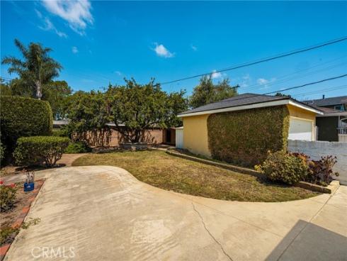 2687  Riverside  , Costa Mesa, CA