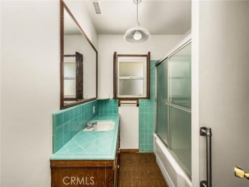 2687  Riverside  , Costa Mesa, CA