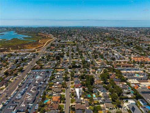 2687  Riverside  , Costa Mesa, CA